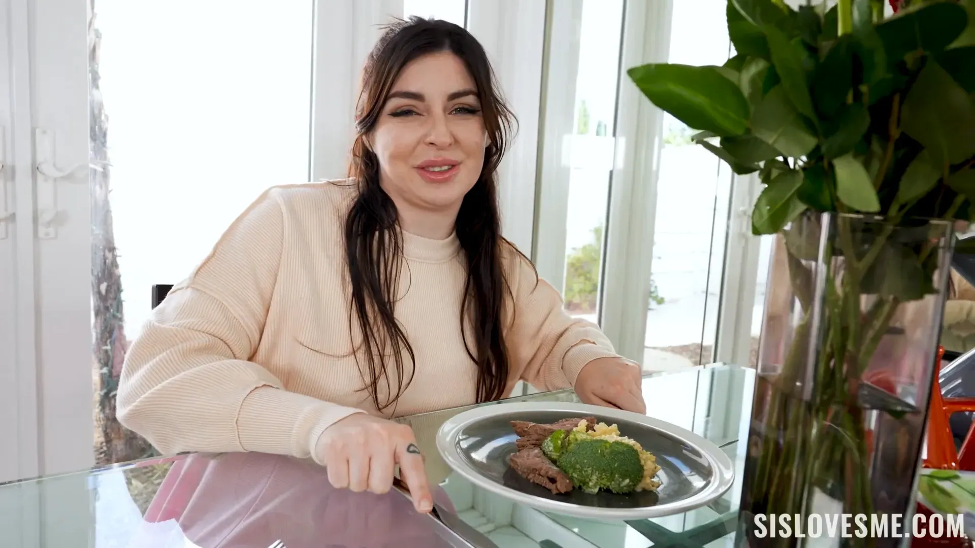 TeamSkeet - SisLovesMe SiteRip January to November 2023 - Keira Croft Episode