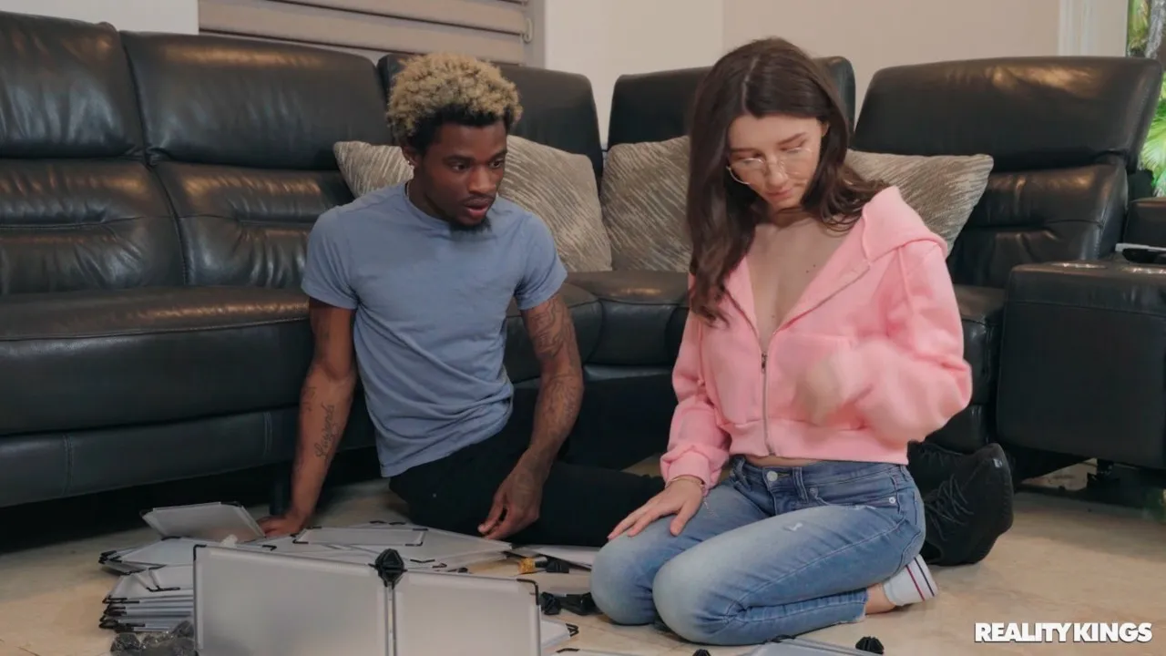 Maya Woulfe Needs a Hand to Screw This