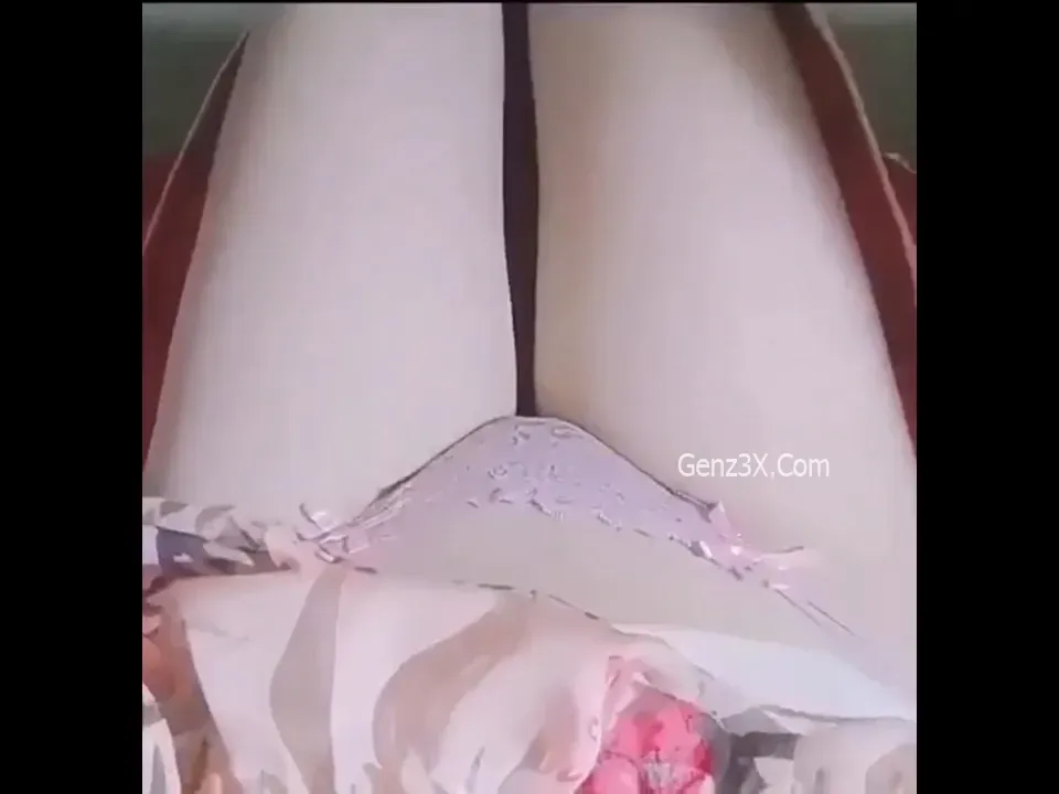 Nàng Sinh Viên Sân Khấu Điện Ảnh Mỹ Hương Với Màn Cosplay Gợi Cảm