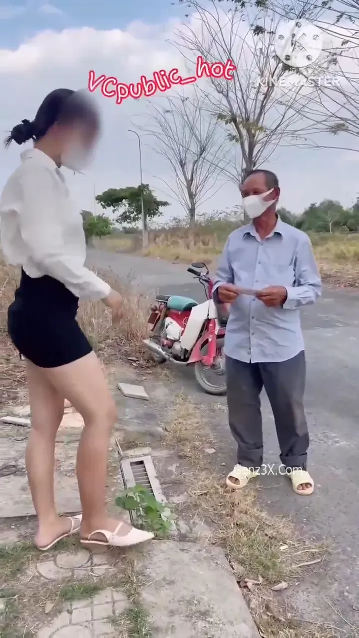 Clip Sex Chú Bán Vé Số Gặp Hai Dâm Nữ Miền Tây