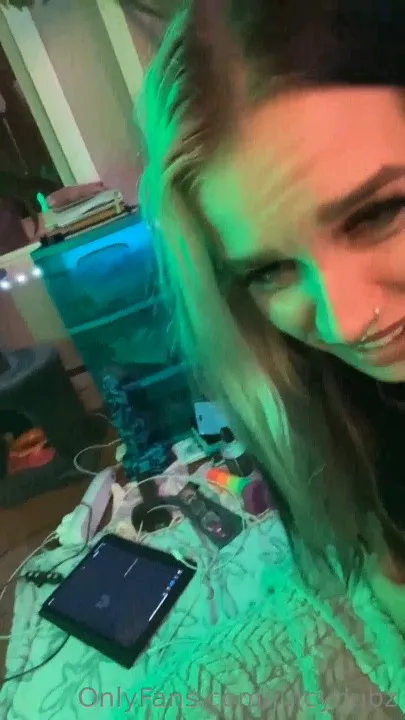 JuicyDubz Fast & Furious Dildo Fuck to Quick Explosive Squirt Finish